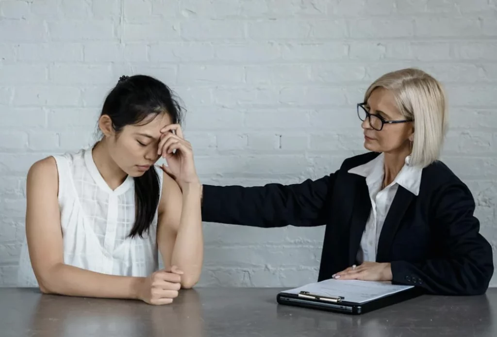 Collaborateur qui pleure - manager avec bienveillance